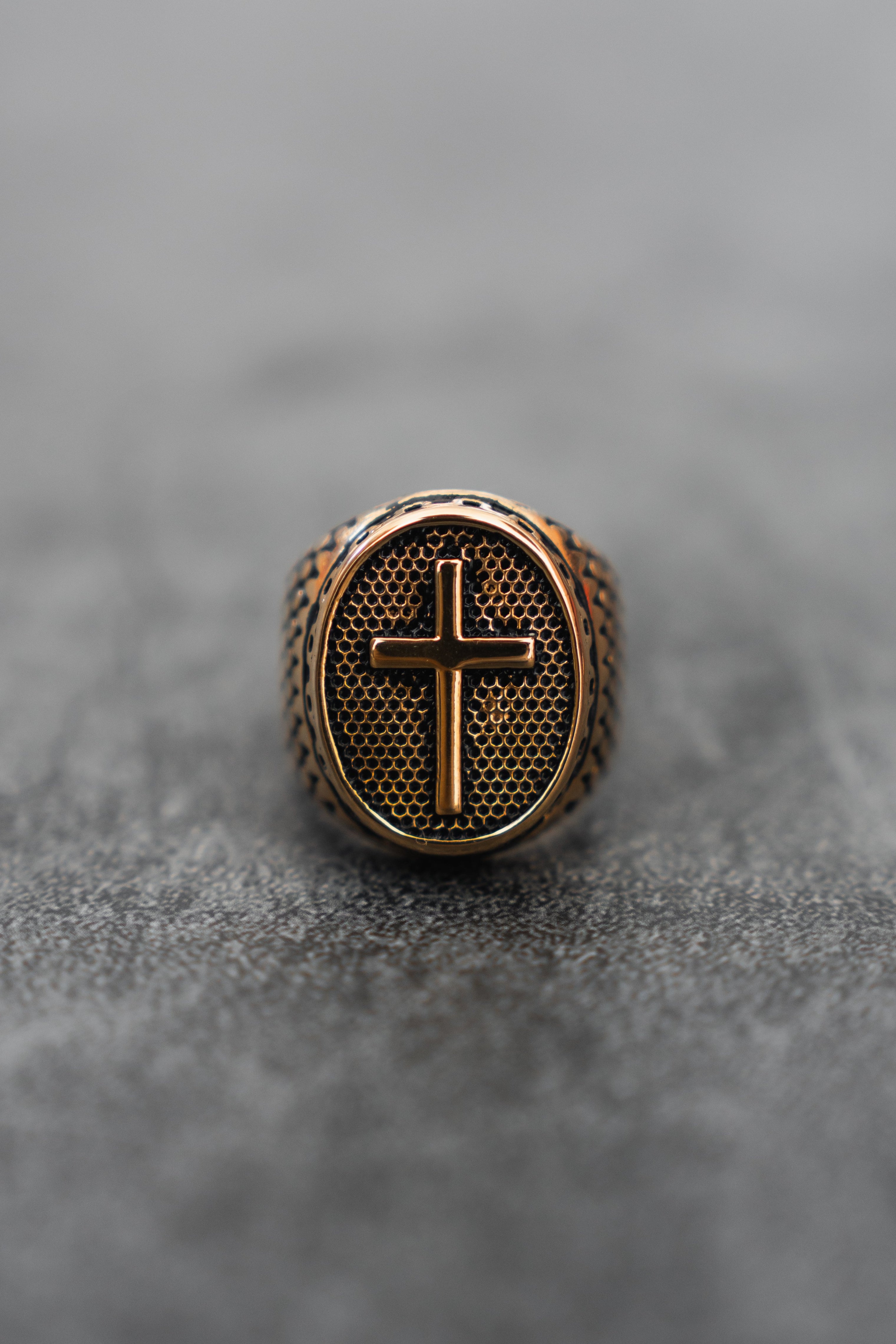 Risen Savior Ring- Gold