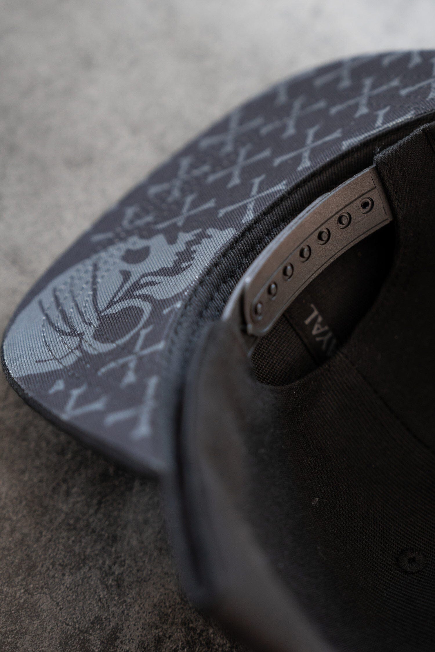 Perdu en mer BLACKOUT Snapback
