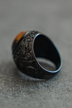 将图片加载到图库查看器，Eye of the Tiger Ring