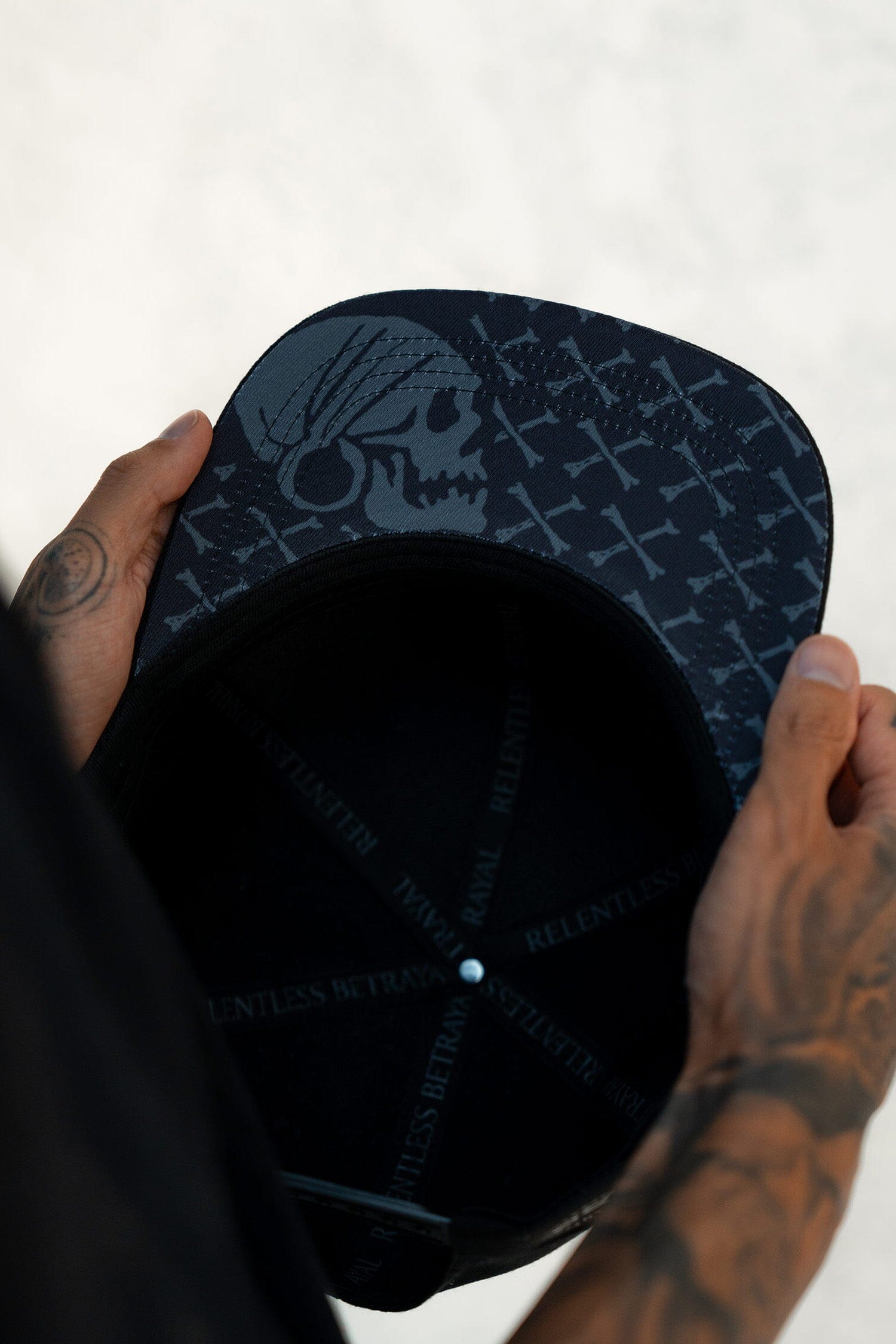 Perdu en mer BLACKOUT Snapback