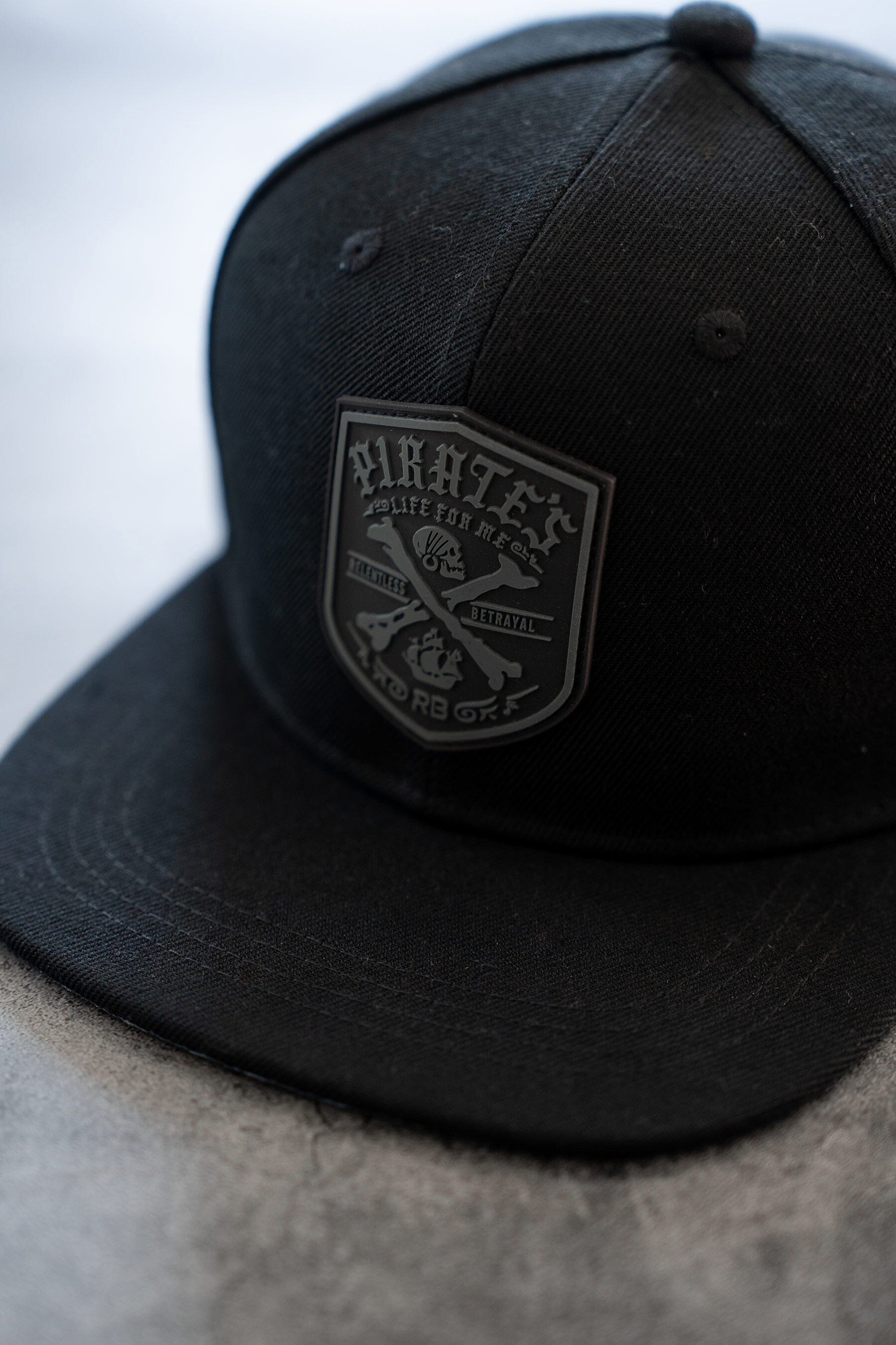 Perdu en mer BLACKOUT Snapback