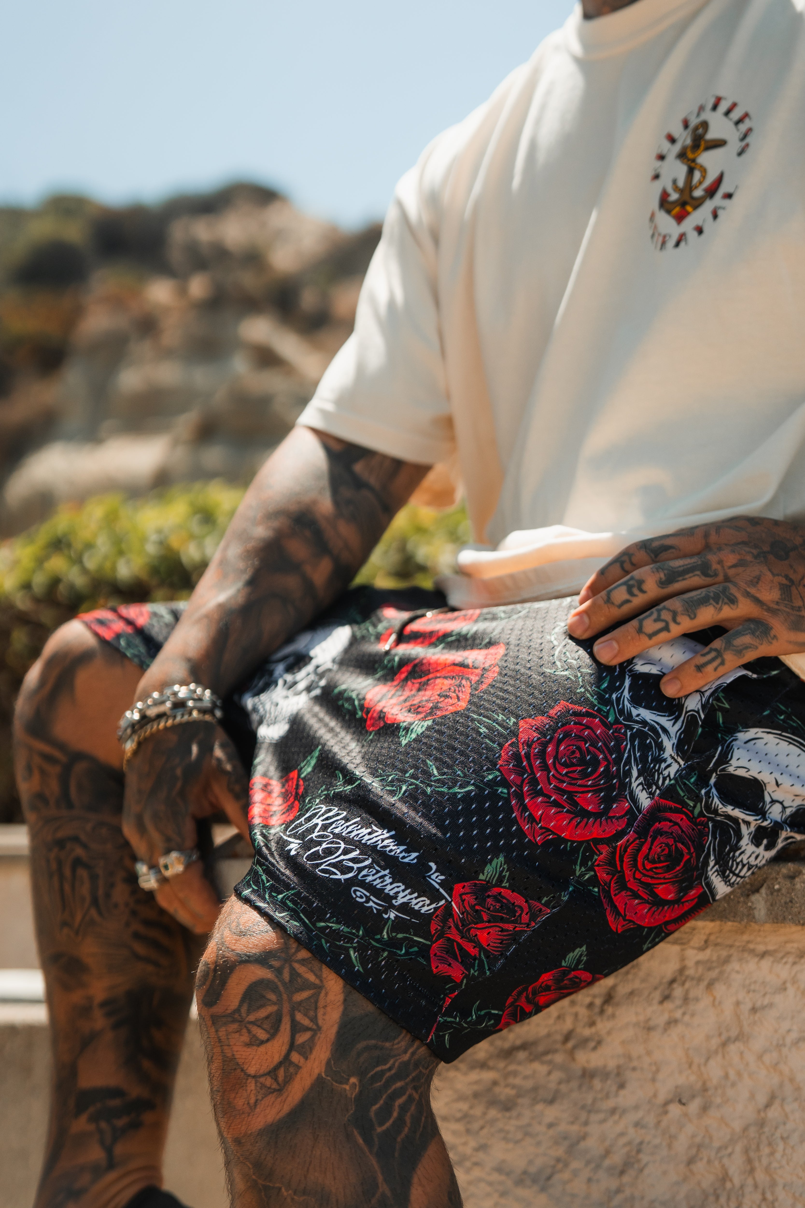 Premium Mesh Shorts | 5"- Thorn Amongst Roses