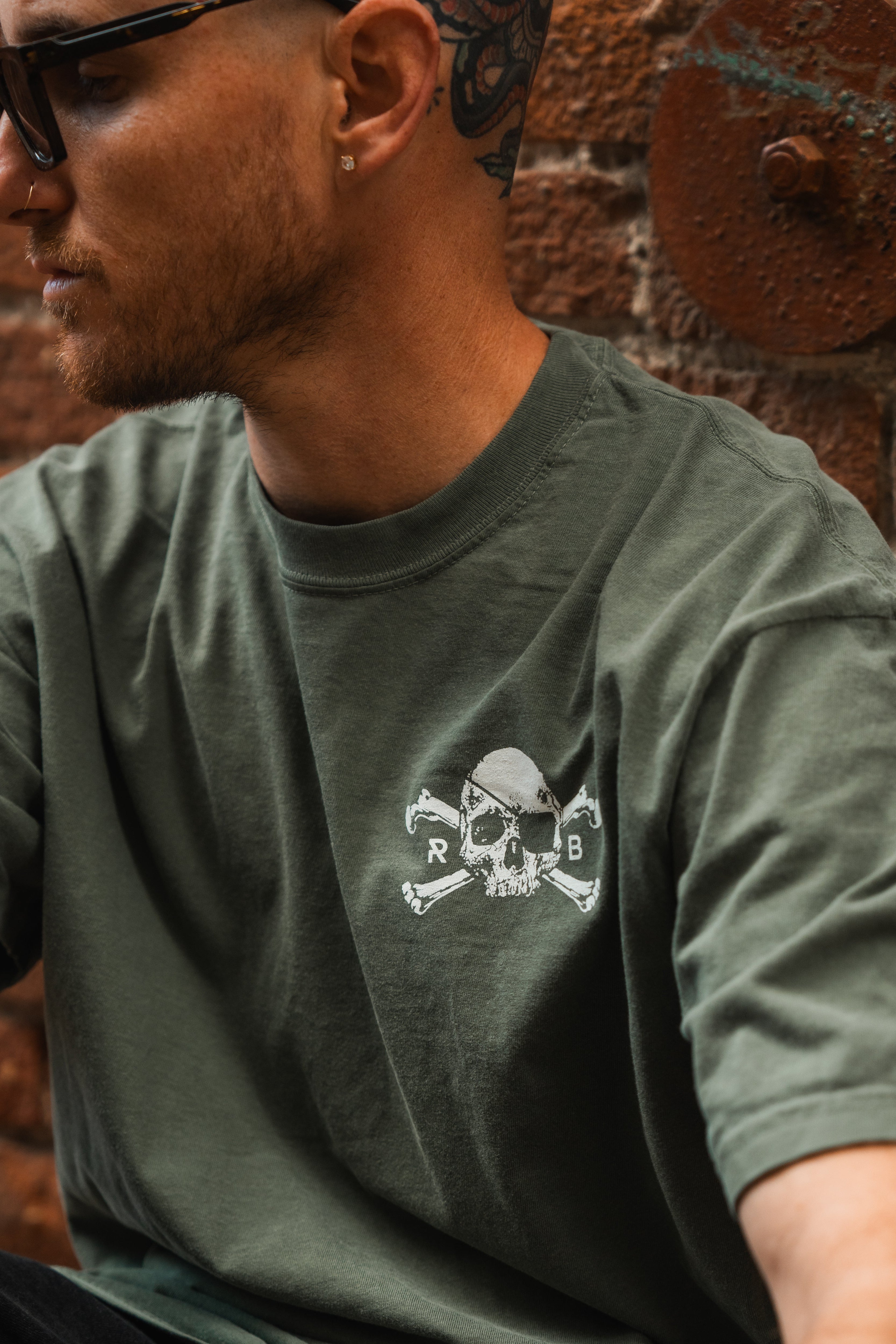 Tell No Tales Premium Moss T-Shirt