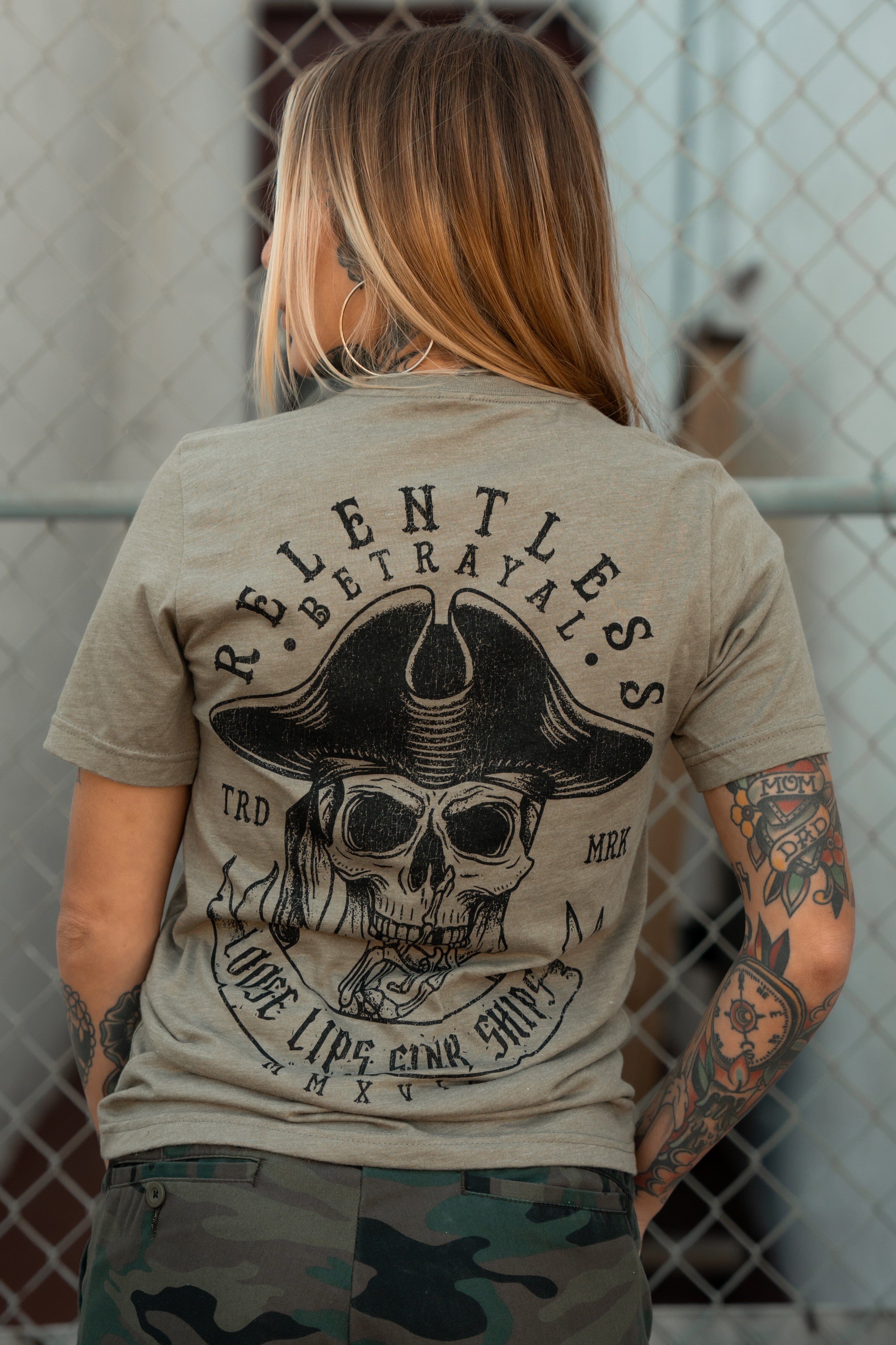 Loose Lips Sink Ships Army T-Shirt